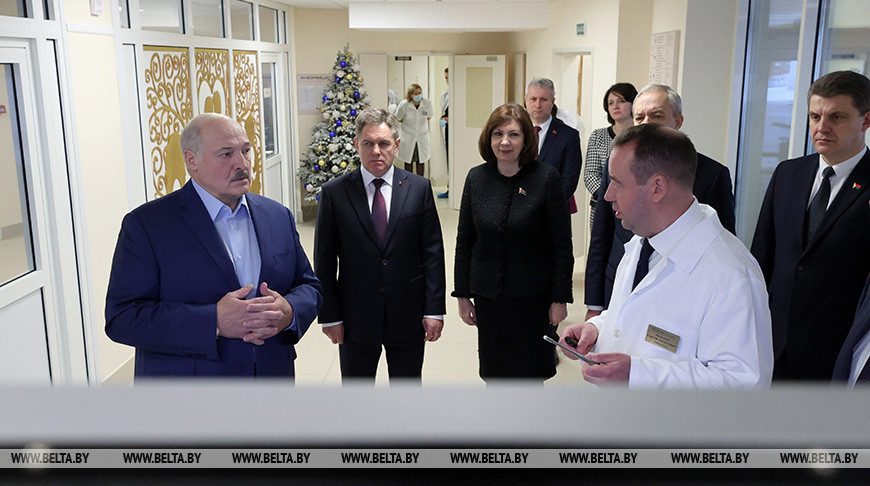 Александр Лукашенко поручил создать в Беларуси банк генетического материала для ЭКО