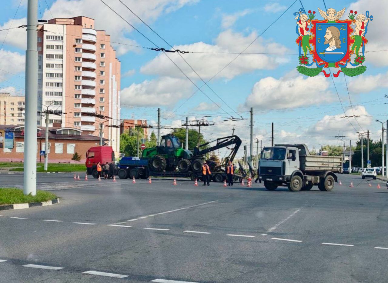 В Витебске на пересечении улиц Петруся Бровки и Воинов-Интернационалистов произошёл обрыв контактной сети проводов