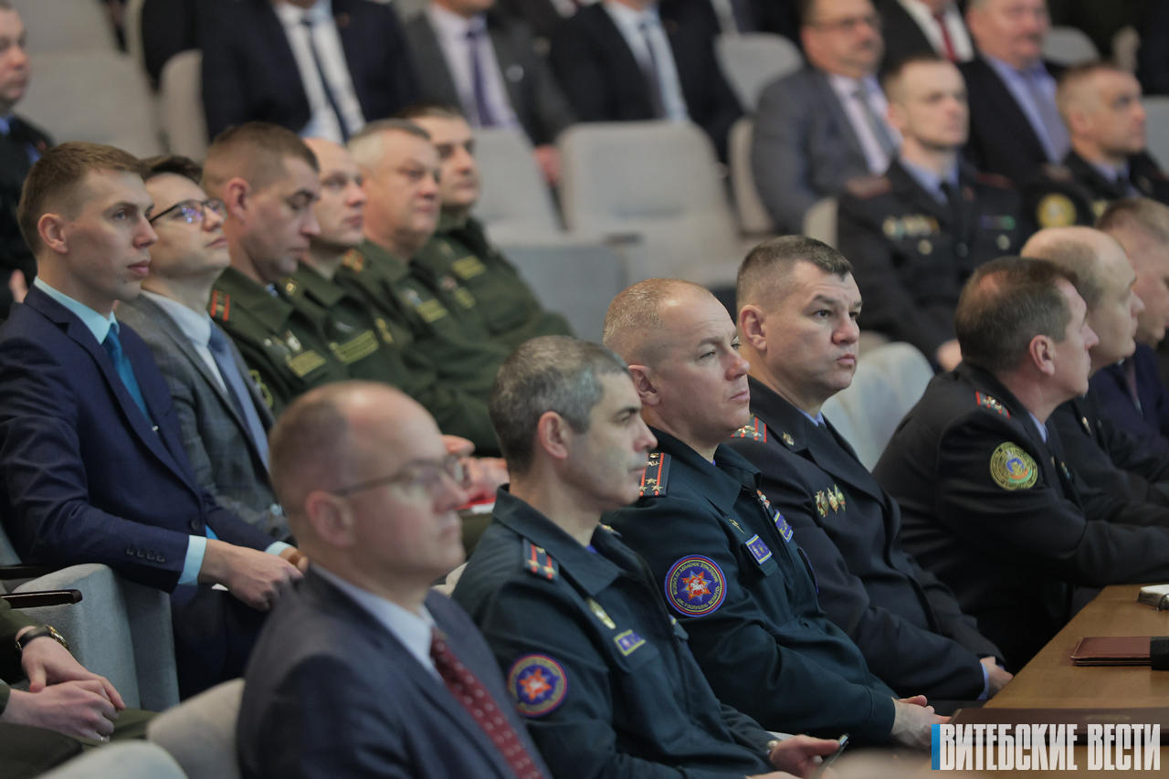 ФОТОФАКТ: В Витебском облисполкоме подводят итоги подготовки органов управления территориальной обороны области