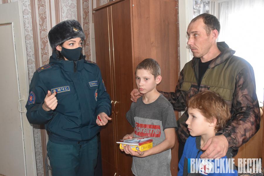 «Извещатель в каждый дом»: в Витебской области проходит акция, направленная на предупреждение гибели людей на пожарах