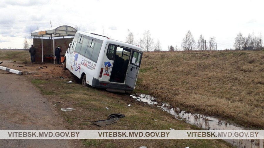 В Шумилинском районе маршрутка с пассажирами вылетела в кювет