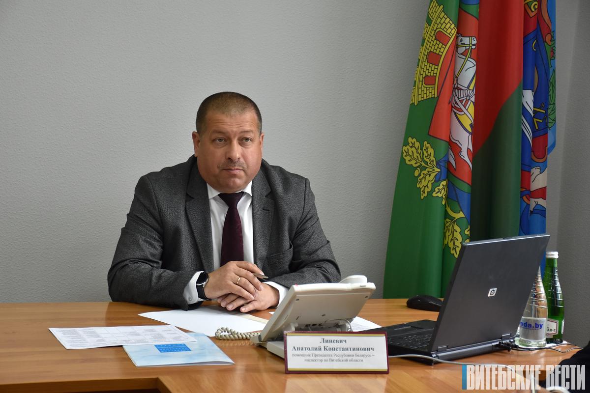Анатолий Линевич провел личный прием граждан в Докшицах
