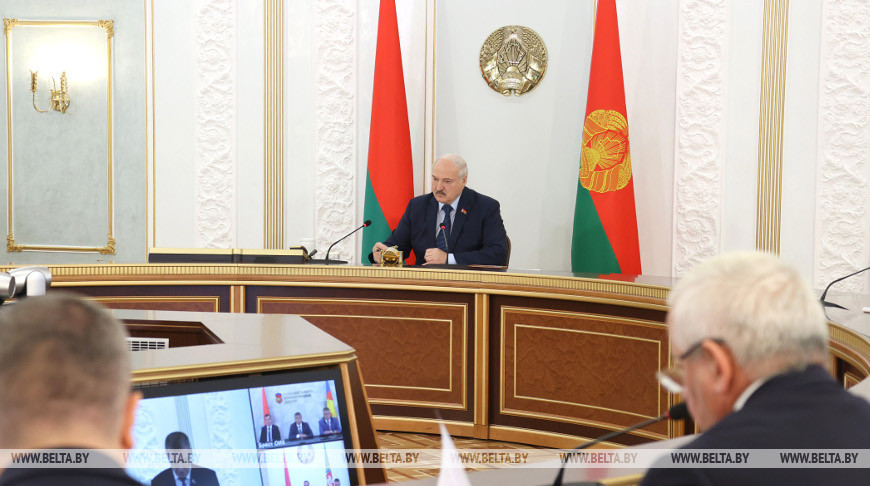 Президент: комбикорма должны быть полноценными и надо разобраться с ценообразованием на них