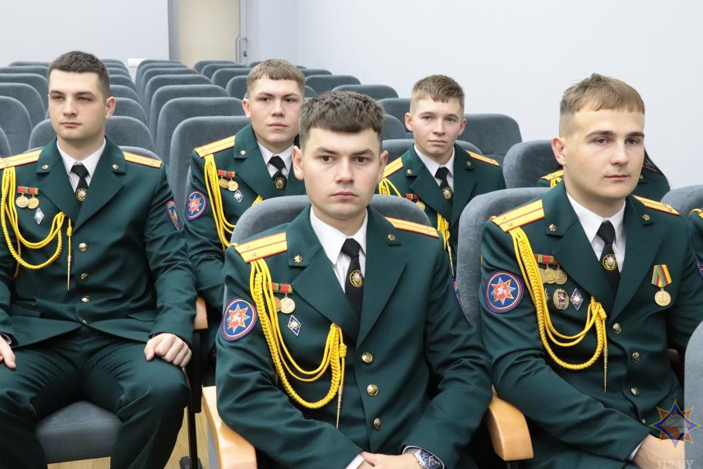 В подразделения МЧС Витебщины прибыли на службу более двух десятков выпускников университета МЧС