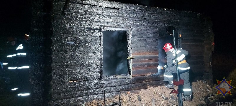 На пожаре в Сенненском районе из-за неосторожного курения погиб пенсионер 