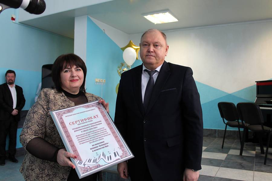 Детские школы искусств Витебского района получили сертификат на приобретение новых пианино