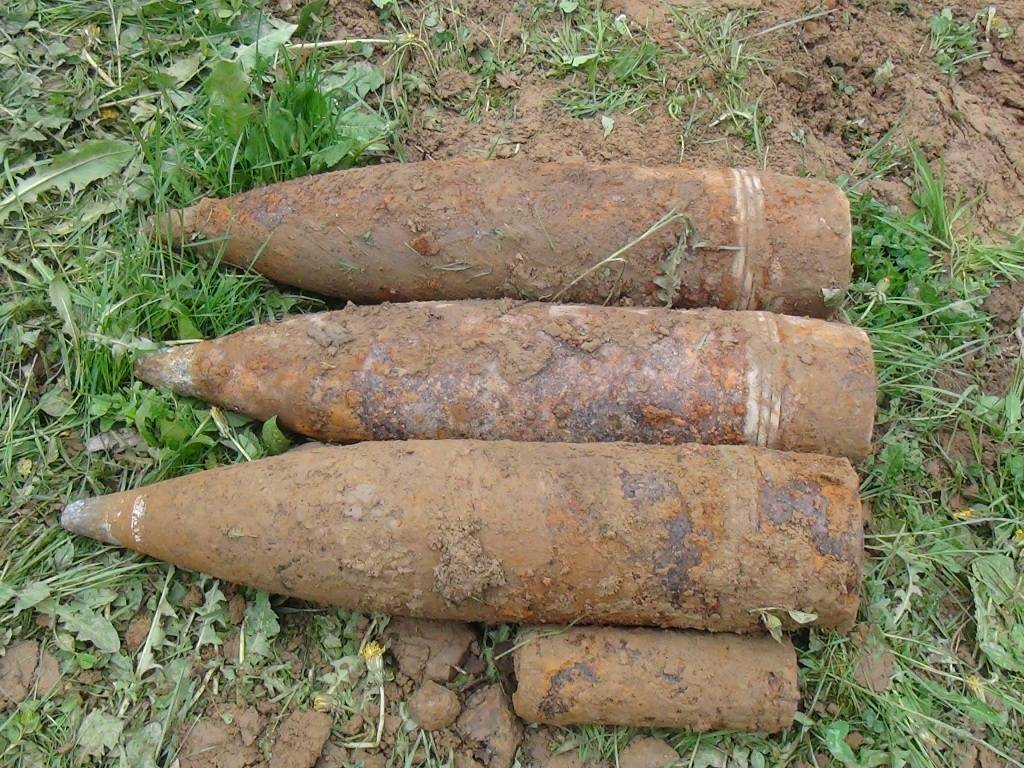 В Лиозненском районе нашли почти 100 артснарядов времен войны 