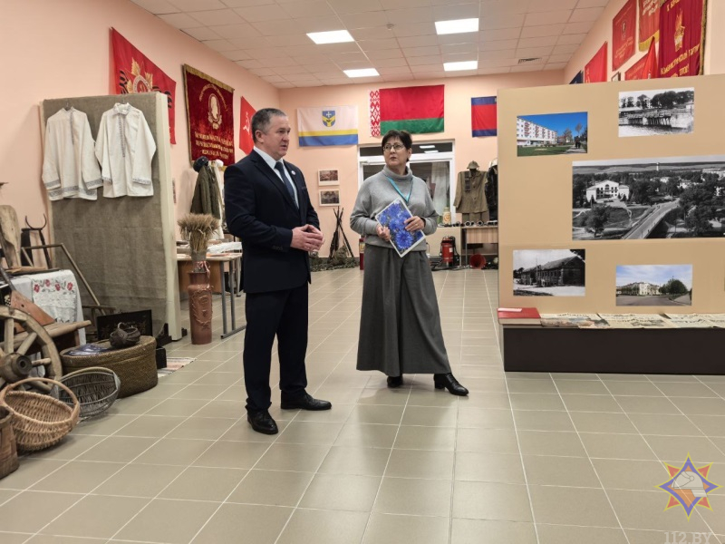 Урок мужества и патриотизма: в Барани ветеран МЧС представил экспозицию, посвященную истории пожарного дела