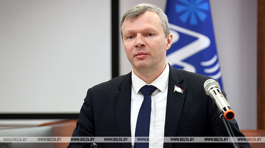 Олег Романов: Белорусская партия "Белая Русь" может быть зарегистрирована к концу апреля - началу мая
