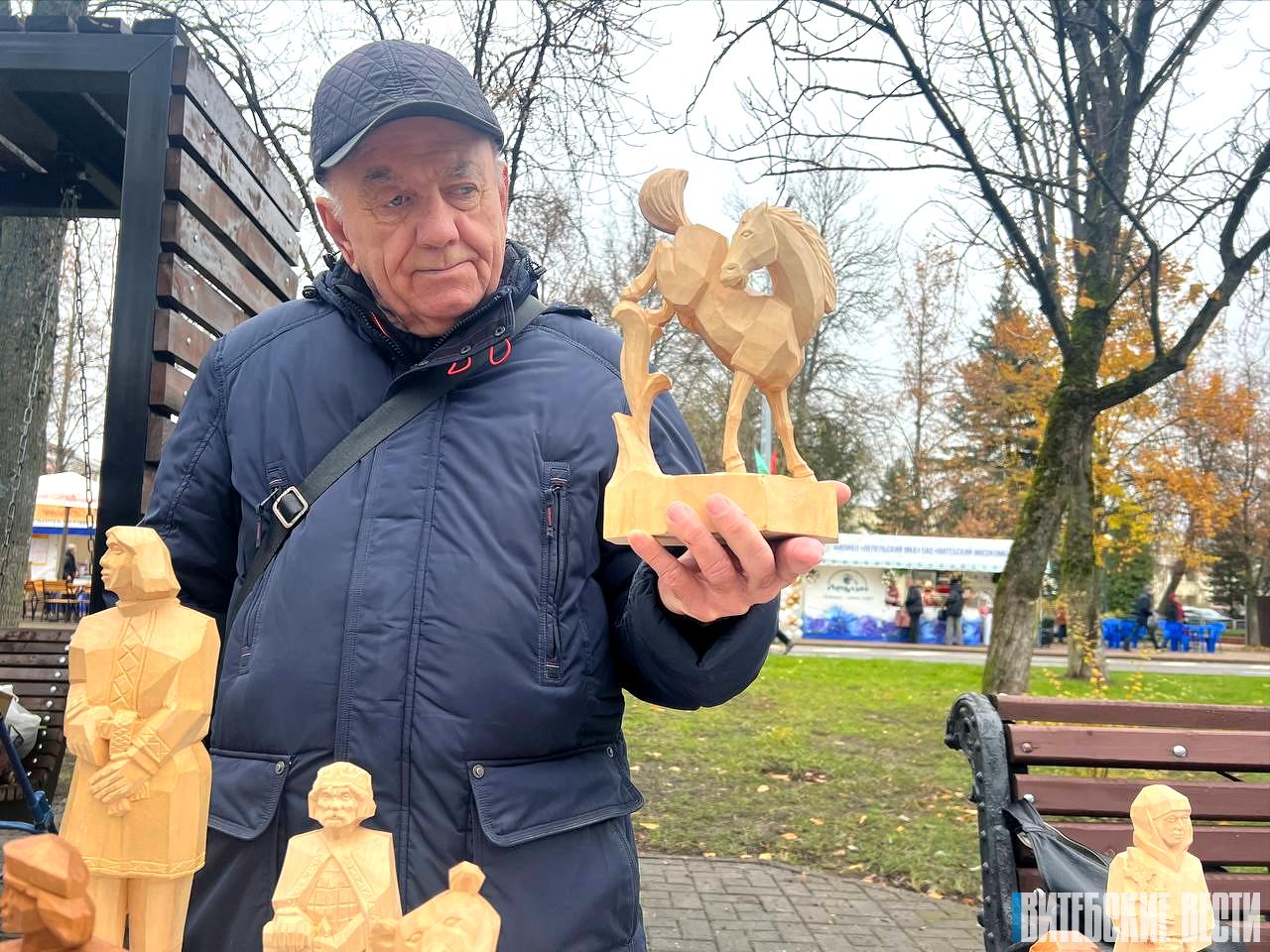 Полочанин Николай Абраменко презентовал шедевры из дерева на "Дожинках-2024" в Полоцке