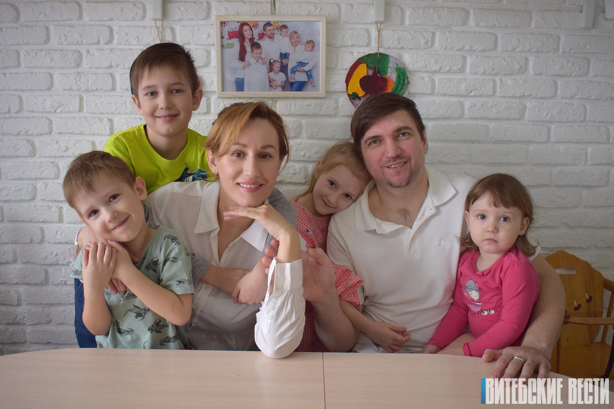 Многодетная семья Козловых из Витебска поделилась рецептом счастливой семейной жизни