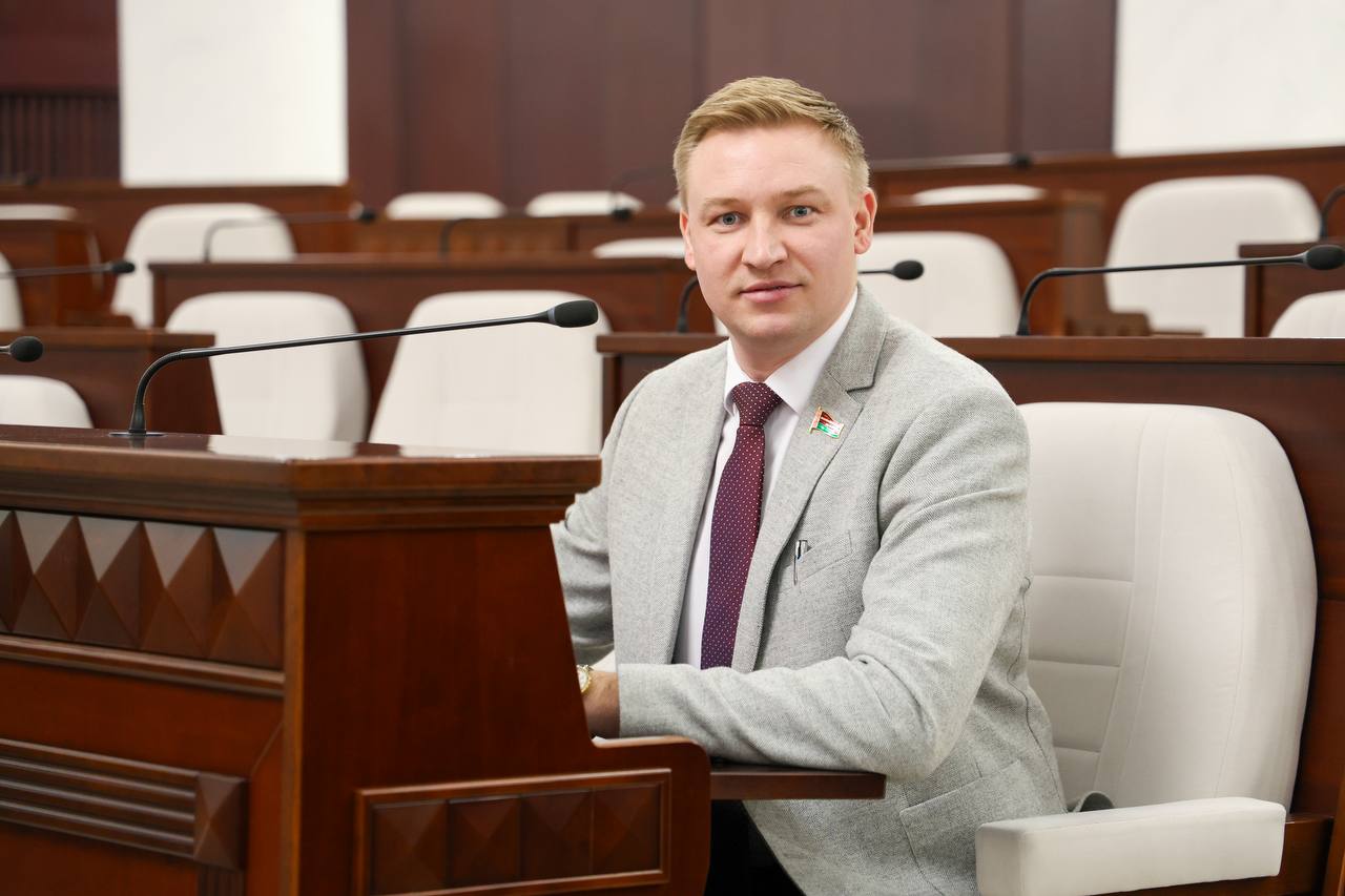Владимир Бабичев: Конституция Республики Беларусь гарантирует каждому гражданину свободы и права, необходимые для созидательного труда и достойной жизни 