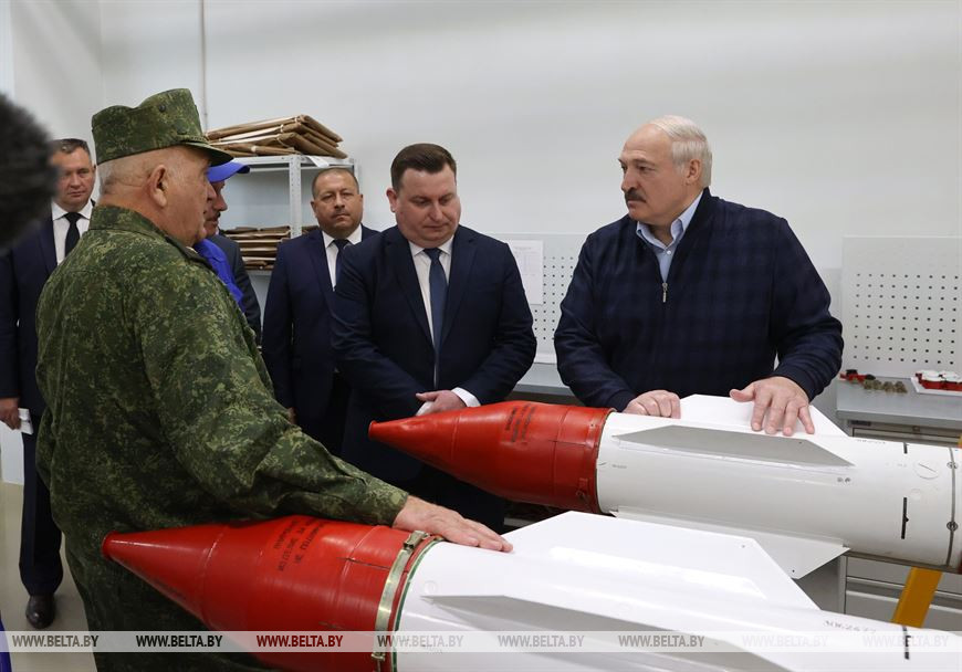 "Самое главное - локализация" - Александр Лукашенко ознакомился с производством ракет и боеприпасов для стрелкового оружия