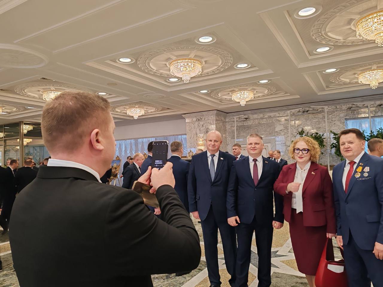 ФОТОФАКТ: Представители Витебской области уже во Дворце Независимости