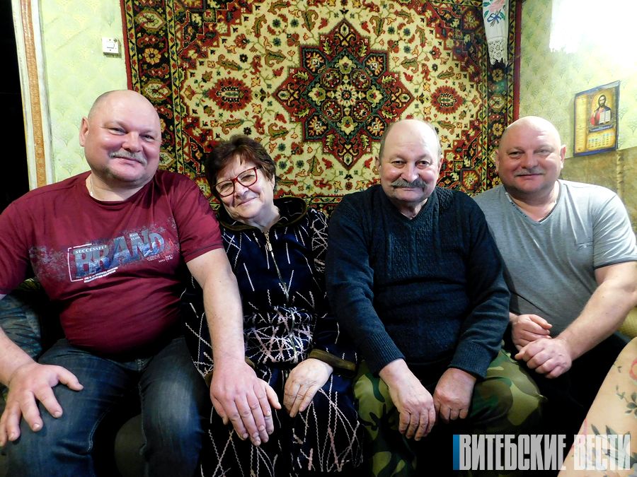 Пять сыновей-офицеров стали гордостью Веры и Сергея Стомы из агрогородка Улла Бешенковичского района