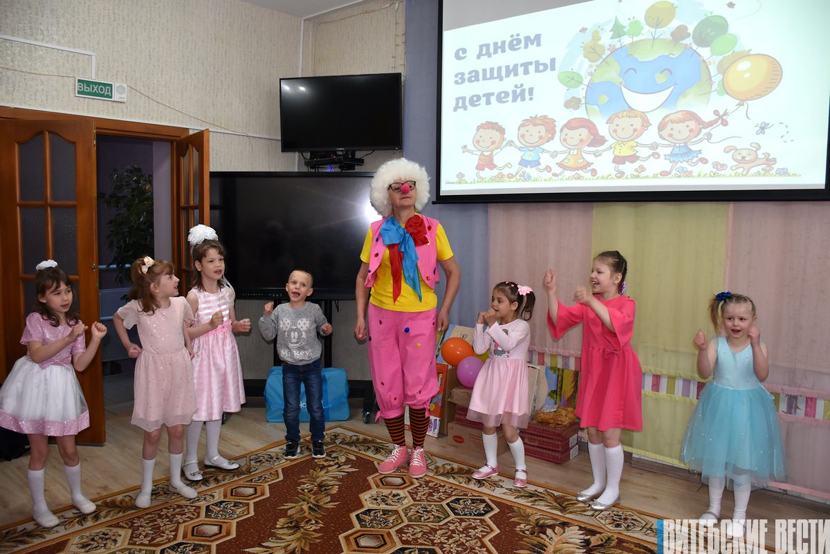 Представители Детского Фонда ООН (ЮНИСЕФ) вручили подарки воспитанникам Детского дома города Витебска