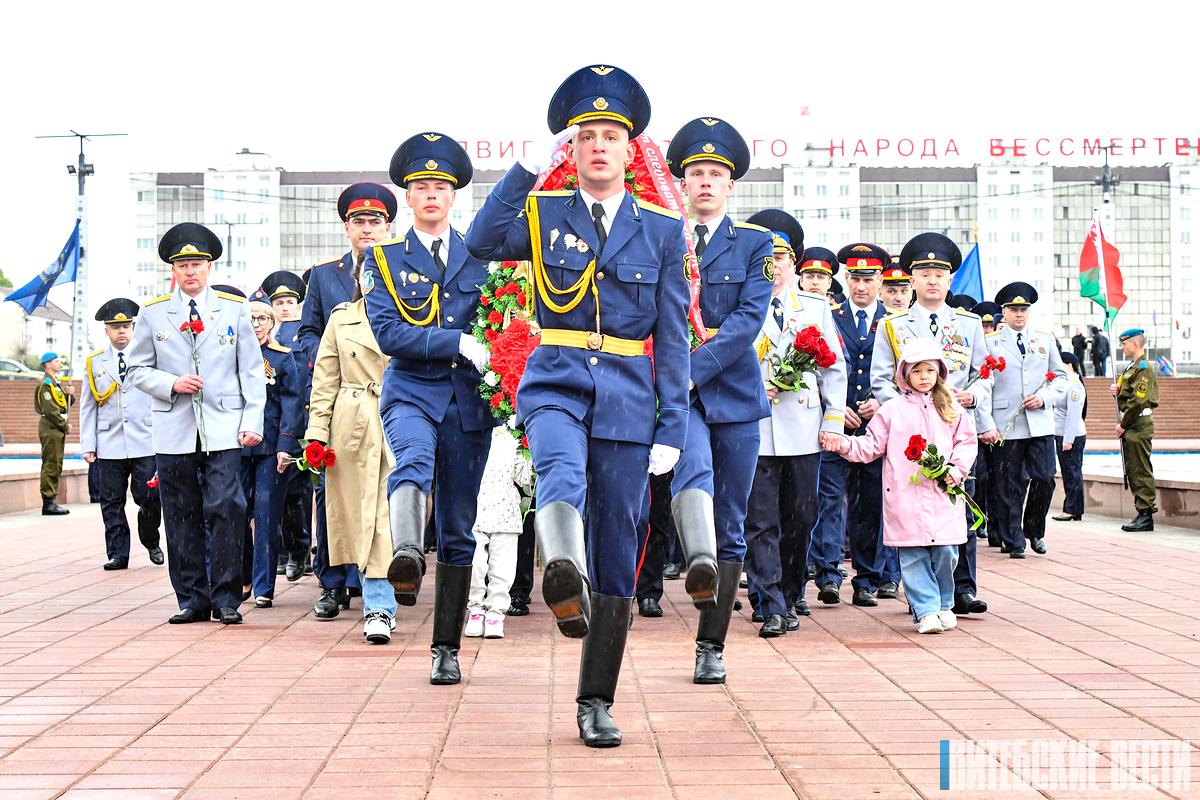 В преддверии 80-летия Великой Победы в Витебске дали старт автопробегу в память о героях 