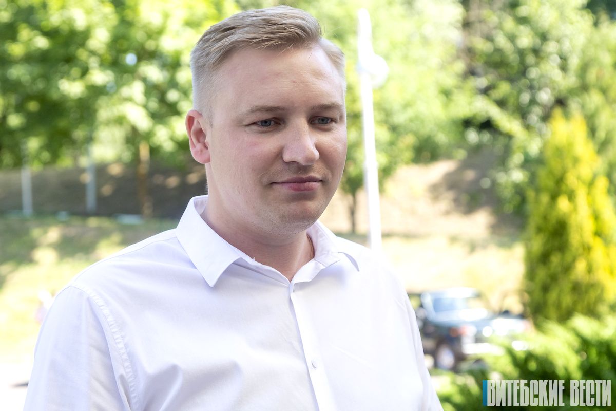 Владимир Бабичев: "День народного единства, должен стать тем событием, которое в очередной раз напомнит нам, что надо быть братьями, друзьями, ощущать себя членами большой, огромной семьи – Республики Беларусь"