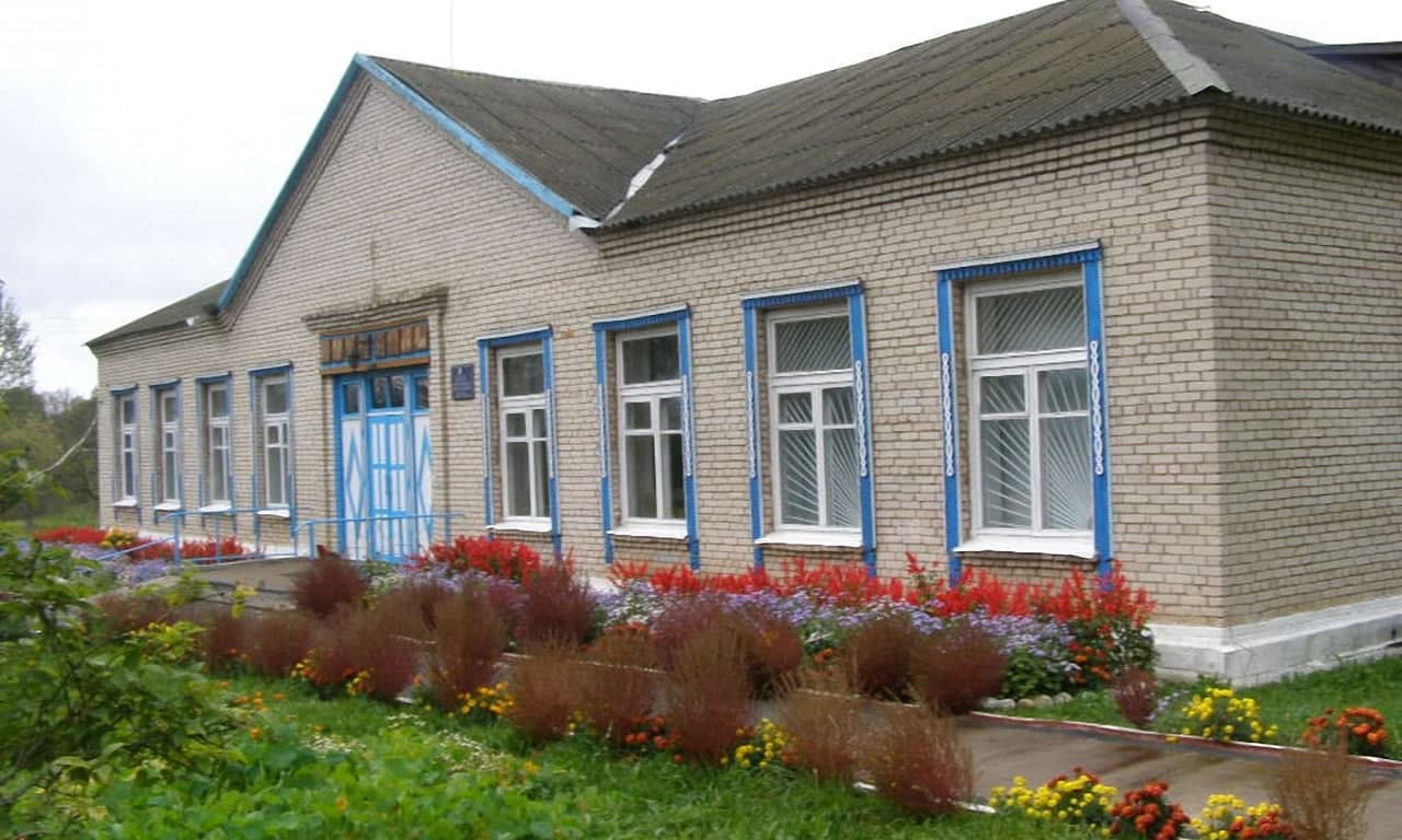 Комплекс зданий бывшей школы в Лиозненском районе продан на аукционе за базовую величину