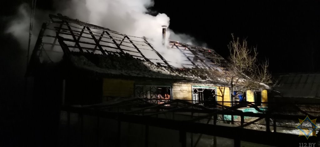 В Бешенковичском районе при тушении пожара спасатели обнаружили труп пенсионерки