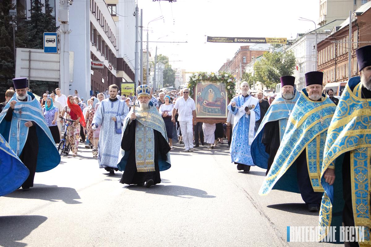В Витебске состоялся крестный ход в честь Успения Пресвятой Богородицы