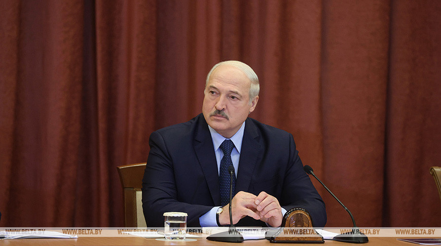 "Развитие науки определяет будущее" - Лукашенко встретился в НАН с белорусскими учеными