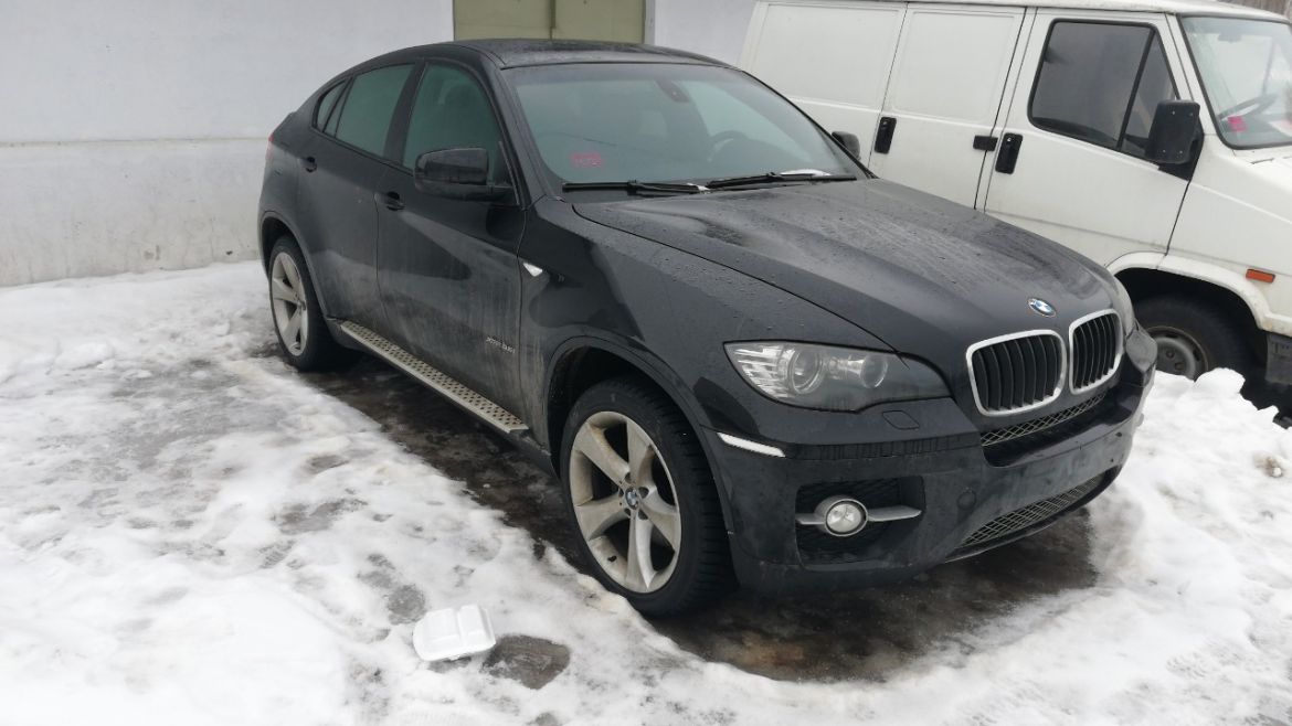 Два могилевчанина подозреваются в краже кроссовера BMW X6 в Витебске 