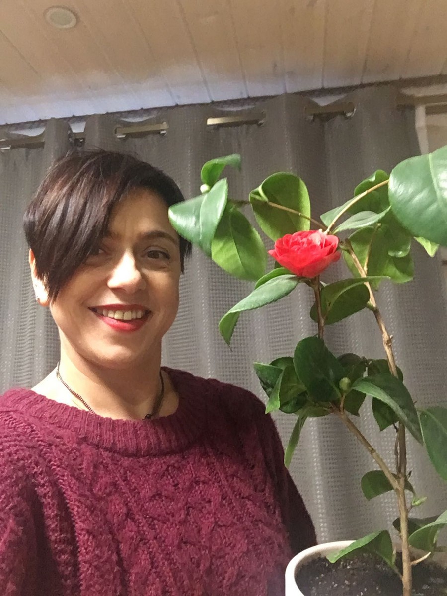 Больше света и любви: витебчанка Наталья Конькова рассказала об уходе за капризной камелией