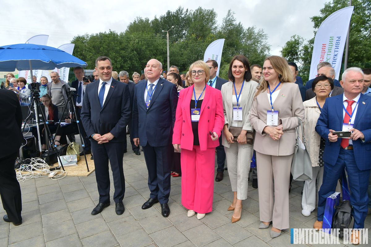 На Международном экономическом форуме в Витебске подписаны 6 документов о сотрудничестве