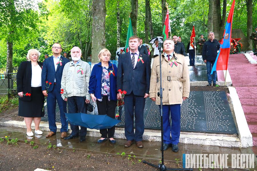 Реконструкция воинского захоронения в деревне Городнянский Мох завершена – на 56 плитах фамилии 2054 воинов