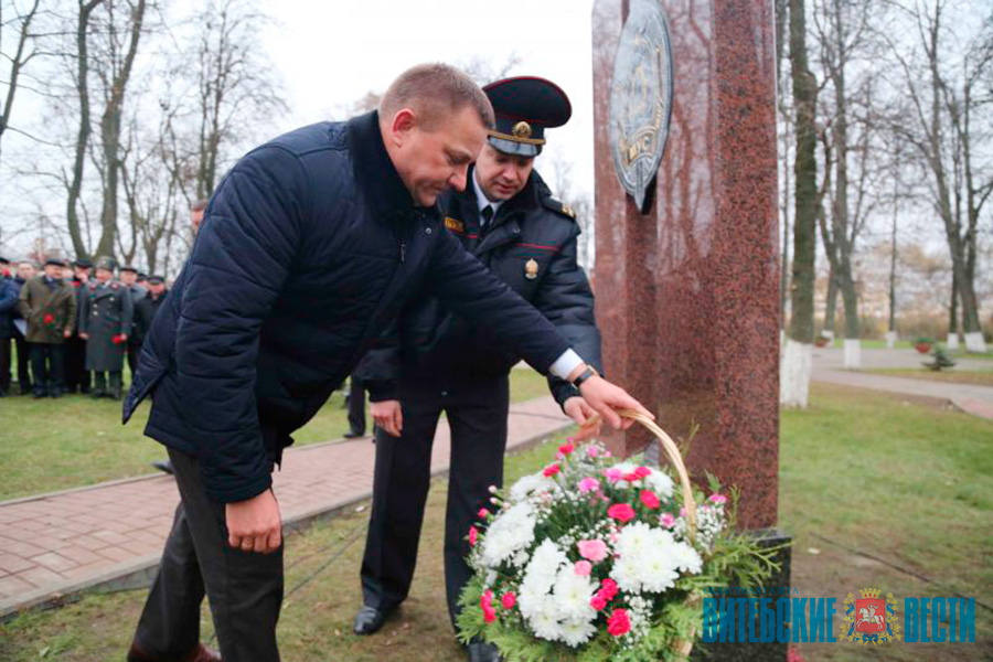 Памятную стелу в честь 100-летия белорусской милиции открыли в Глубоком