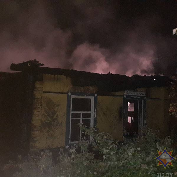 На пожаре в Толочинском районе погибли мать и сын