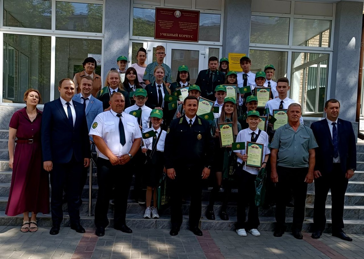 Победителей республиканского юниорского конкурса «Квiтней, мой лес» определили в Полоцке