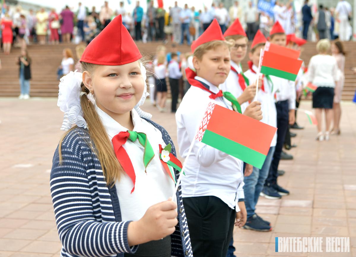 Патриоты в теории и на практике, или О личности педагога и воспитании любви к Родине