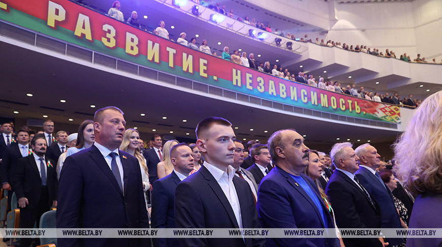 Александр Лукашенко: современное поколение бьется за мир на информационном, экономическом и политическом фронтах