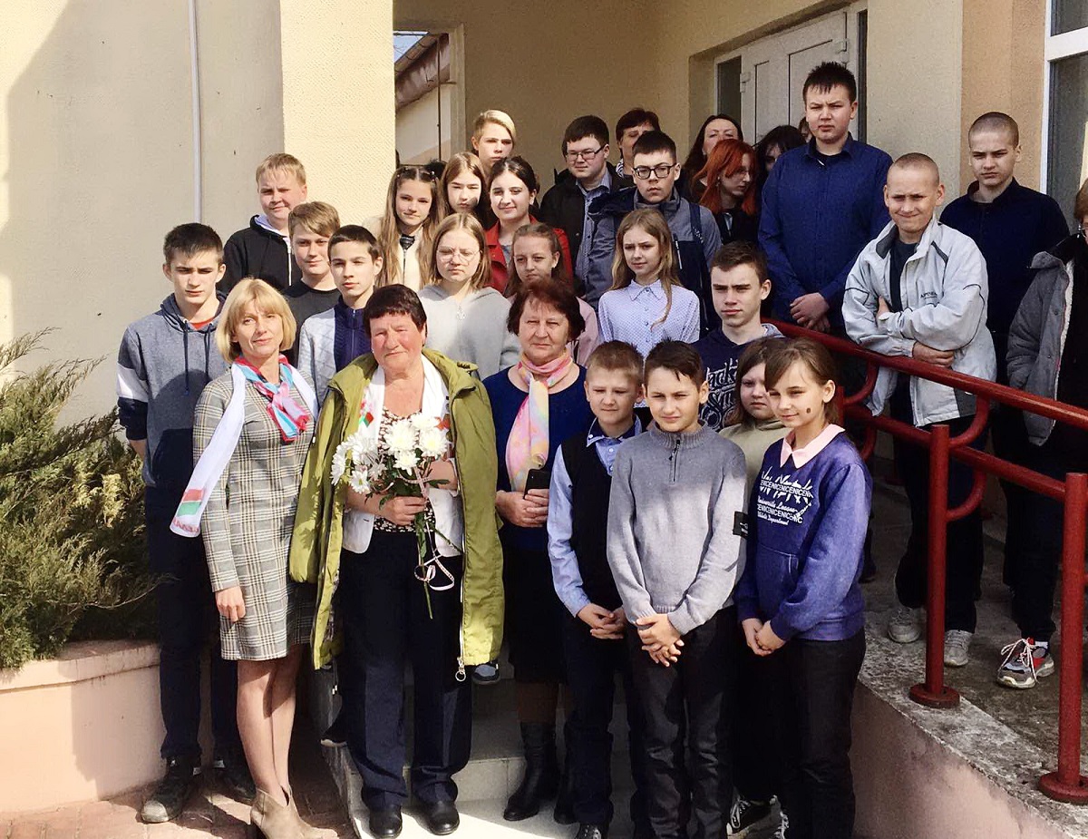 Сенненскія бібліятэкары рэалізуюць  праект «Памятаем. Шануем. Ганарымся»