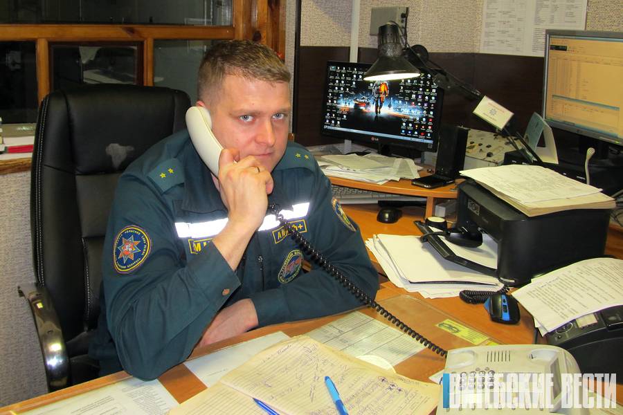 Браславчанин Александр Кардель вошёл в тройку лучших диспетчеров МЧС Беларуси