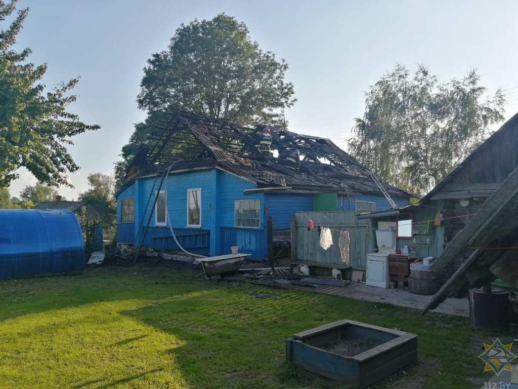 В Чашникском районе сосед спас пенсионерку из горящего дома