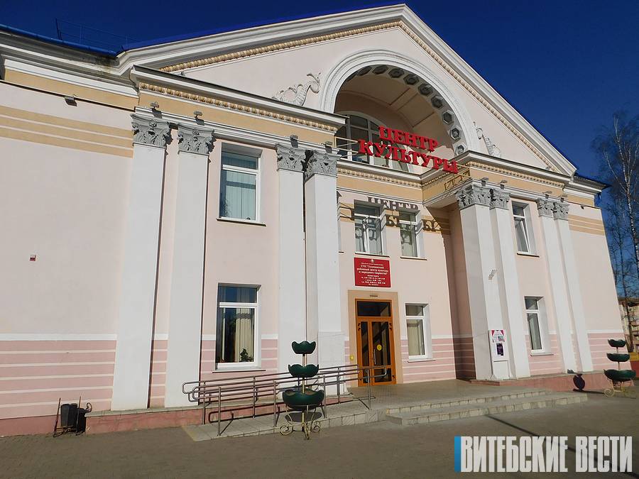 Возрождение самобытных танцев, столетний театр и собственное кино. Чем примечателен Толочинский центр культуры?