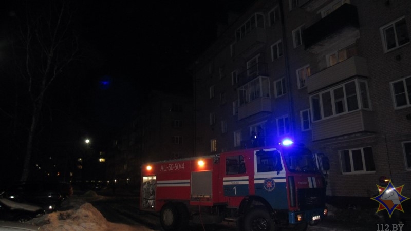 На пожаре в Полоцке спасли мужчину и его мать, позже женщина скончалась