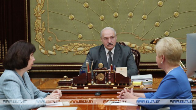 "Все будет по закону и Конституции" - Лукашенко обсудил с Ермошиной организацию парламентских выборов