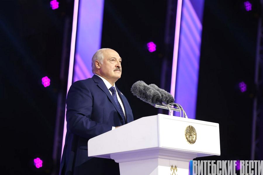 Александр Лукашенко: настоящее искусство фестиваля "Славянский базар в Витебске" объединяет народы и государства