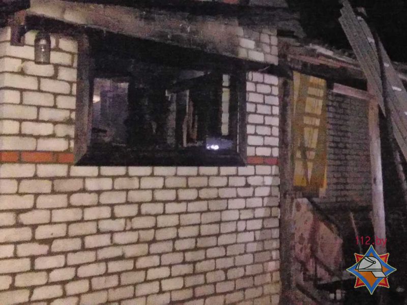 В Вехнедвинском районе при пожаре соседом спасены три человека