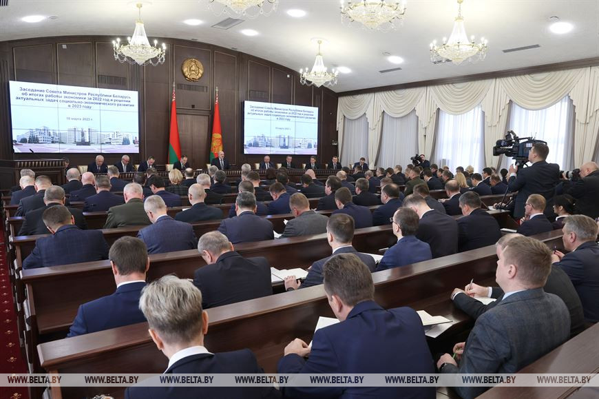 Что Александр Лукашенко поручил на заседании Совмина по социальной сфере?