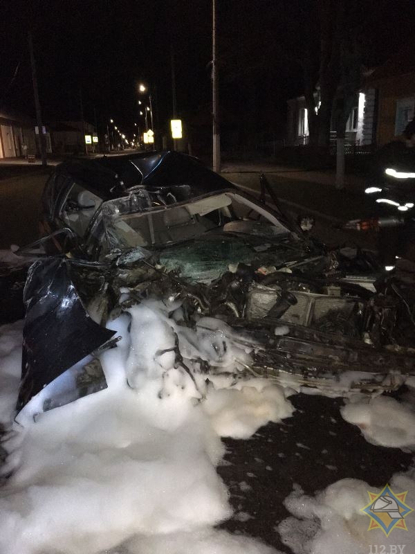 В Верхнедвинске столкнулись легковушка и автомобиль скорой помощи, понадобилась помощь спасателей
