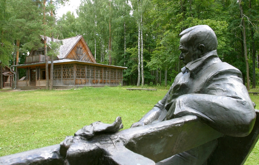 Пройти купаловскими тропами, или «Осень поэта» в Левках