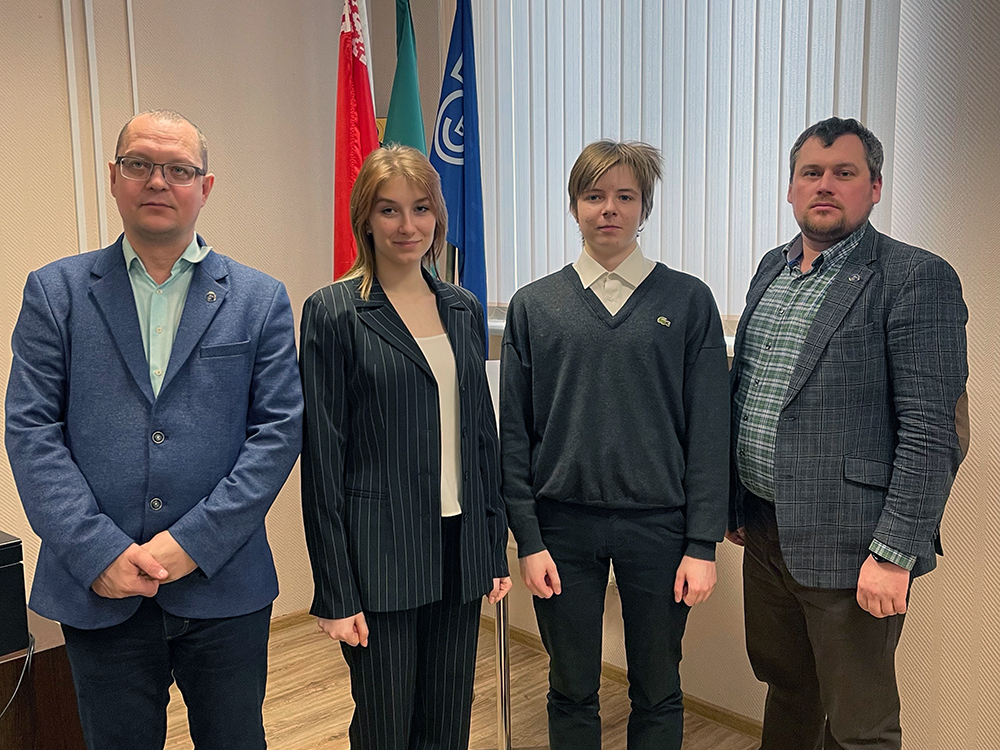 Старшеклассники Должанской СШ посетили ОАО ««БелВитунифарм»