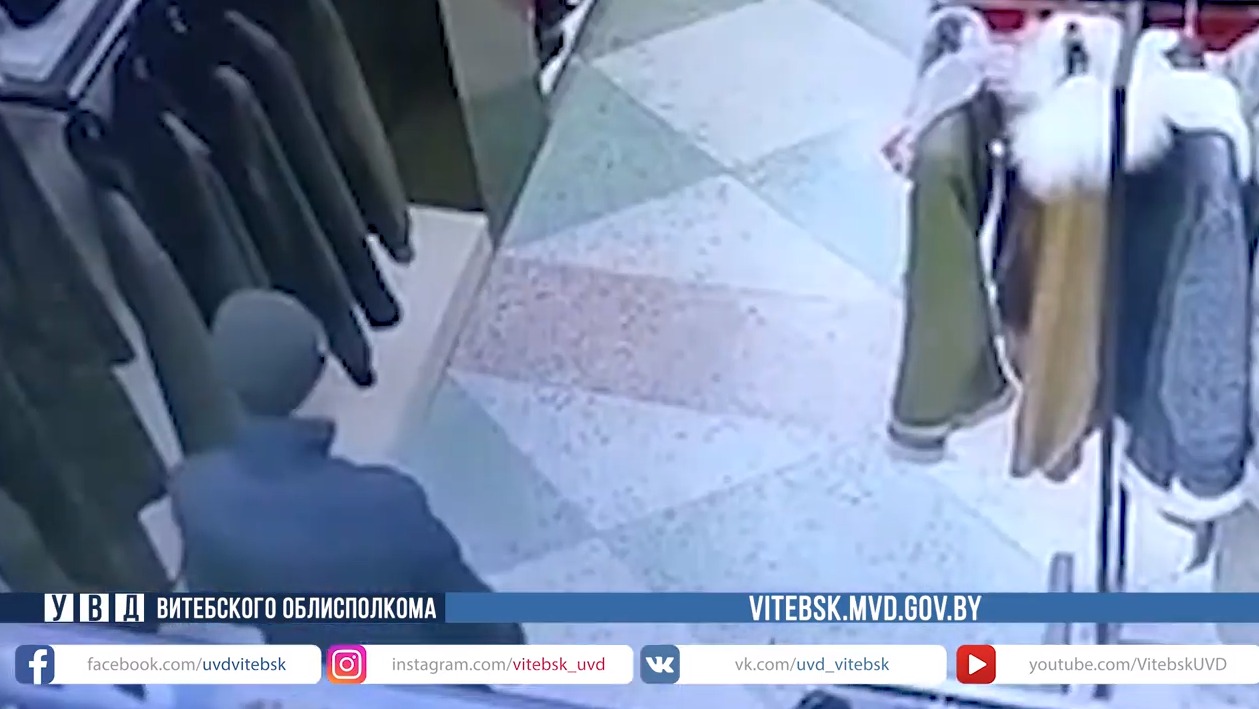 В Орше мужчина украл в магазине норковую шубу, чтобы подарить подруге