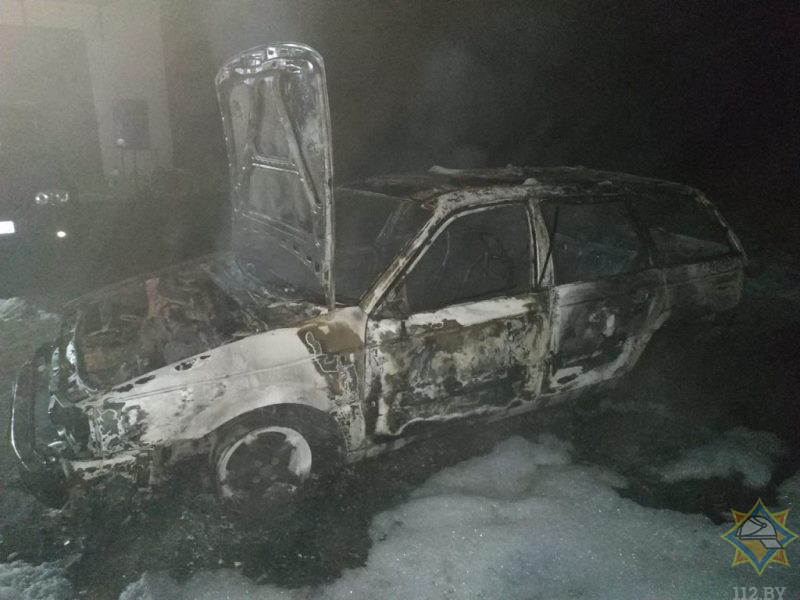 В Новополоцке сгорели две легковушки