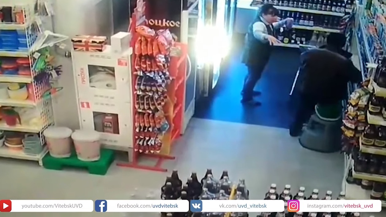 В Полоцке мужчина с ножом пытался ограбить магазин